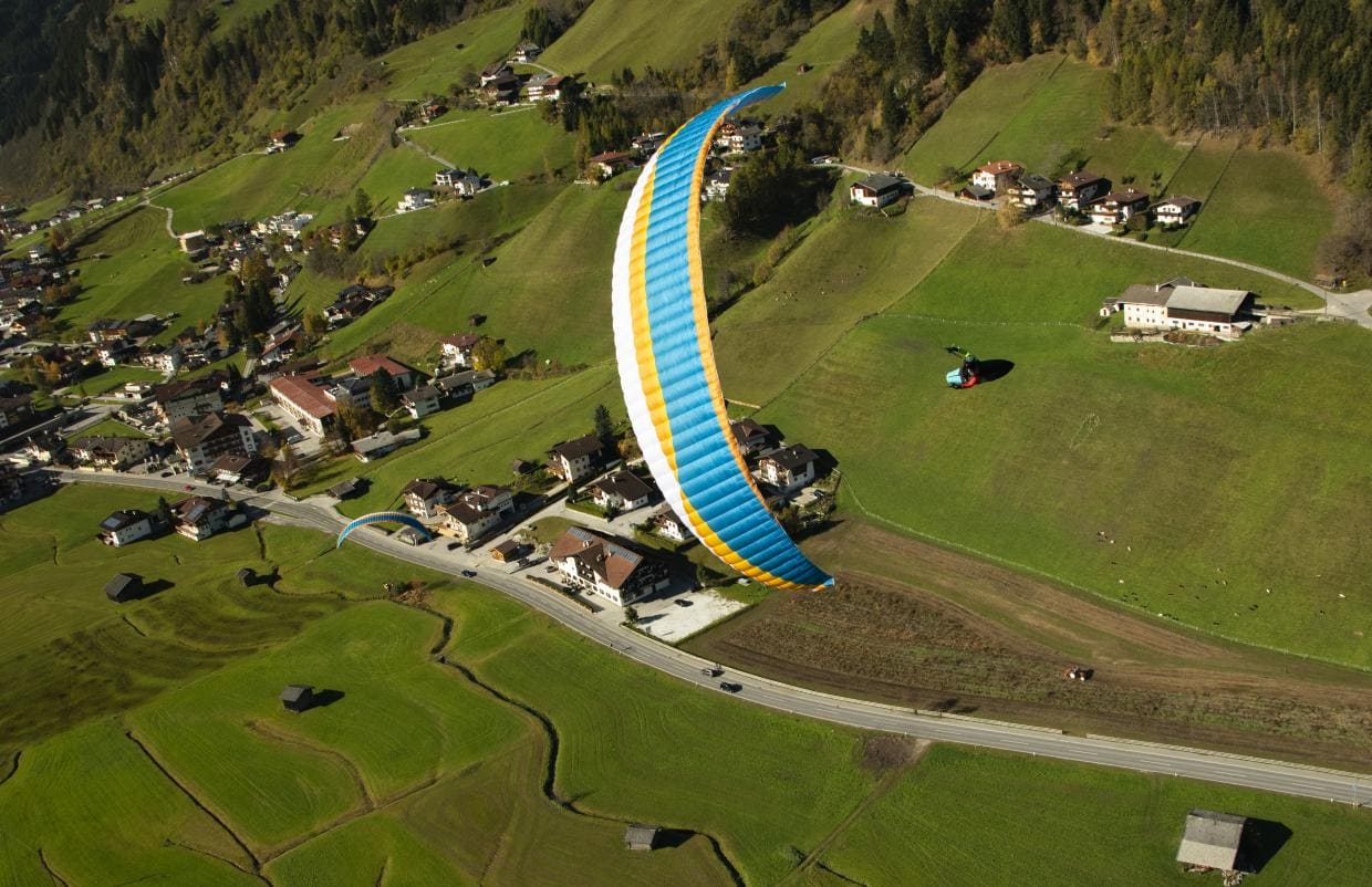 rise 4 airdesign paragliders7