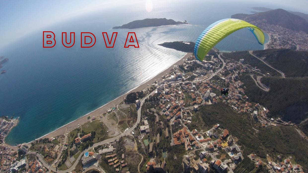 Tandem paragliding over Bečići in Budva