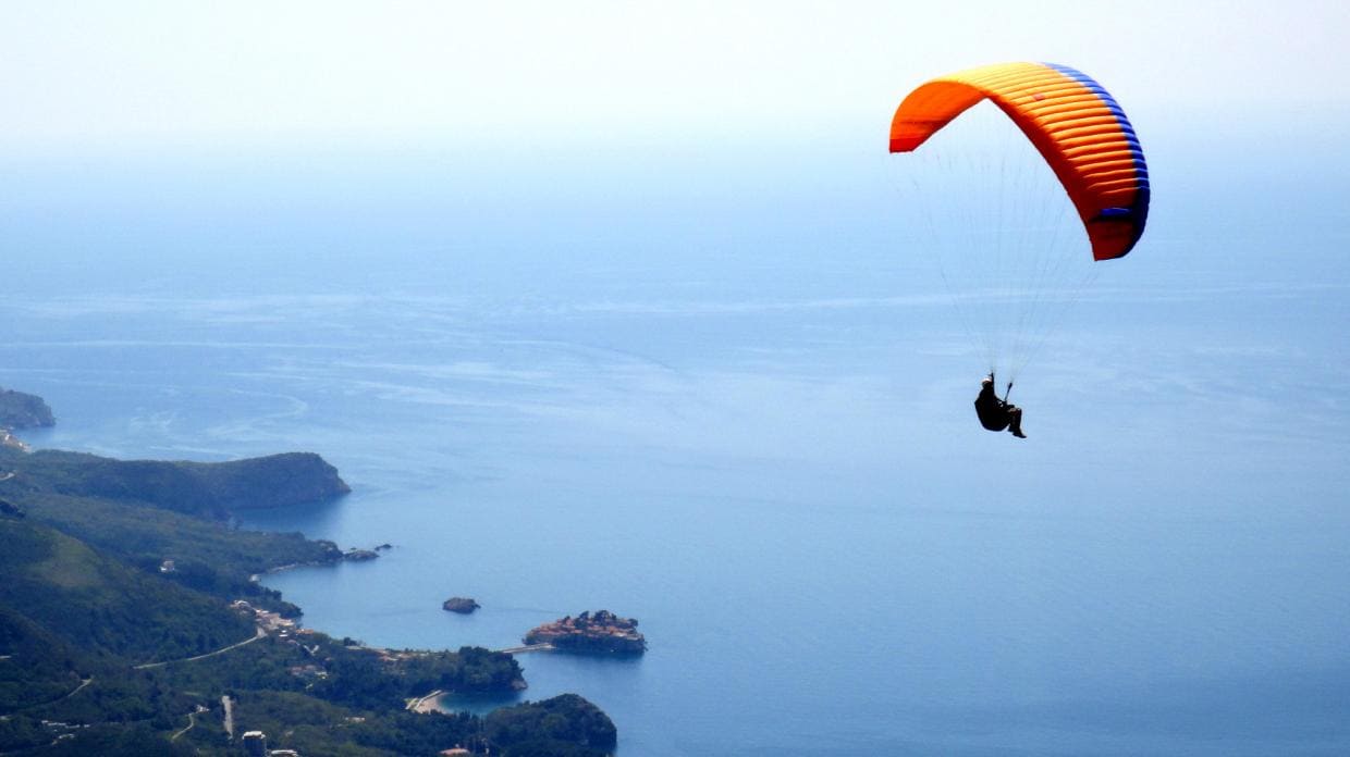 Paragliding: See the World from a Bird rajko paraplan polet chernogoriya 1240